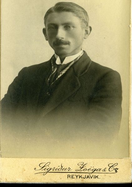 Mynd:Kristinn Sigurðsson á Löndum.jpg