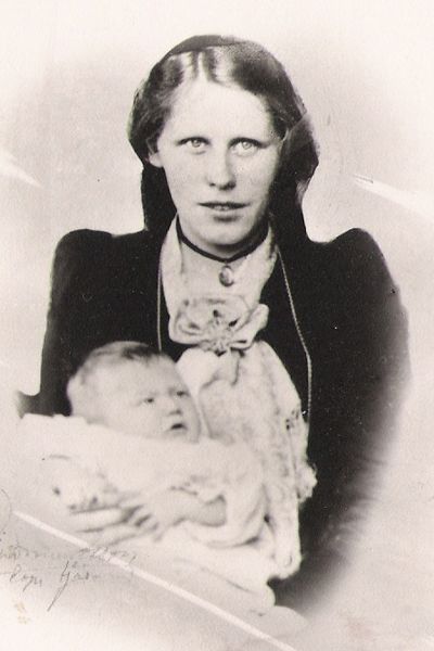 Mynd:Halla Jónsdóttir frá Dölum.jpg