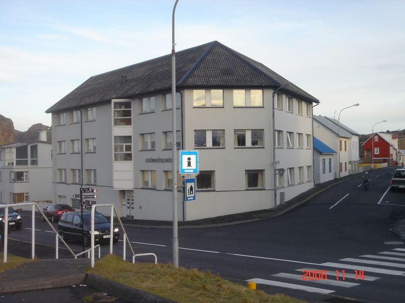 Mynd:Heiðarvegu 15.jpg