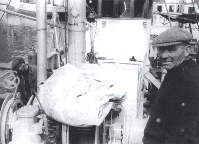 Mynd:Myndin er tekin um borð í Emmu Sdbl. 2008.jpg