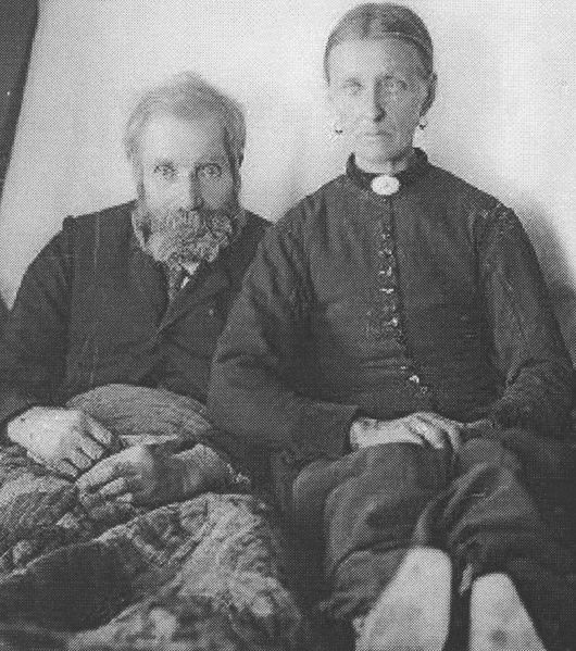 Mynd:Sveinn Þórðarson og Helga Árnadóttir.jpg