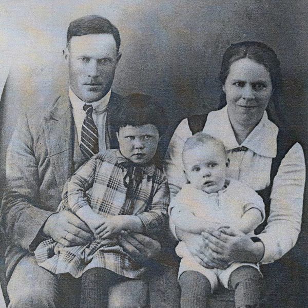 Mynd:Sigurður Einarsson og Ásta.JPG