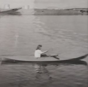 Guðlaug á Kajak föður síns..jpg