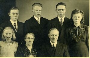 Fjölskyldan á Stað.jpg