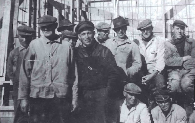 Mynd:Þessa mynd grófum við upp Sdbl. 1990.jpg