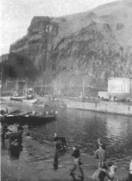 Mynd:Uppskipunarbátar spiluðu stórt hlutverk SDBL. 1988.jpg