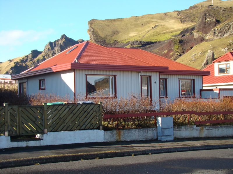 Mynd:Brimhólabraut 6.jpg