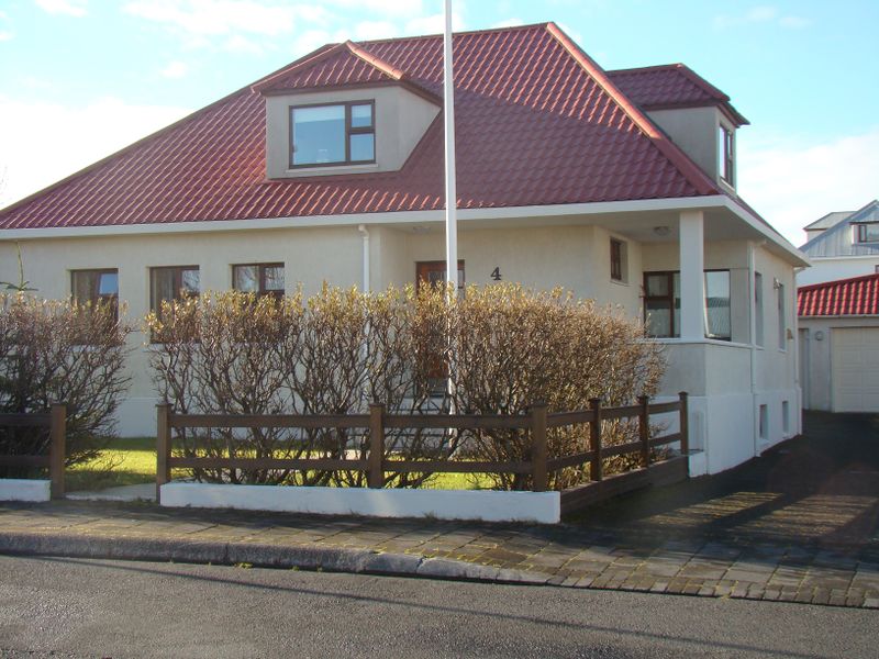 Mynd:Brimhólabraut 4.jpg