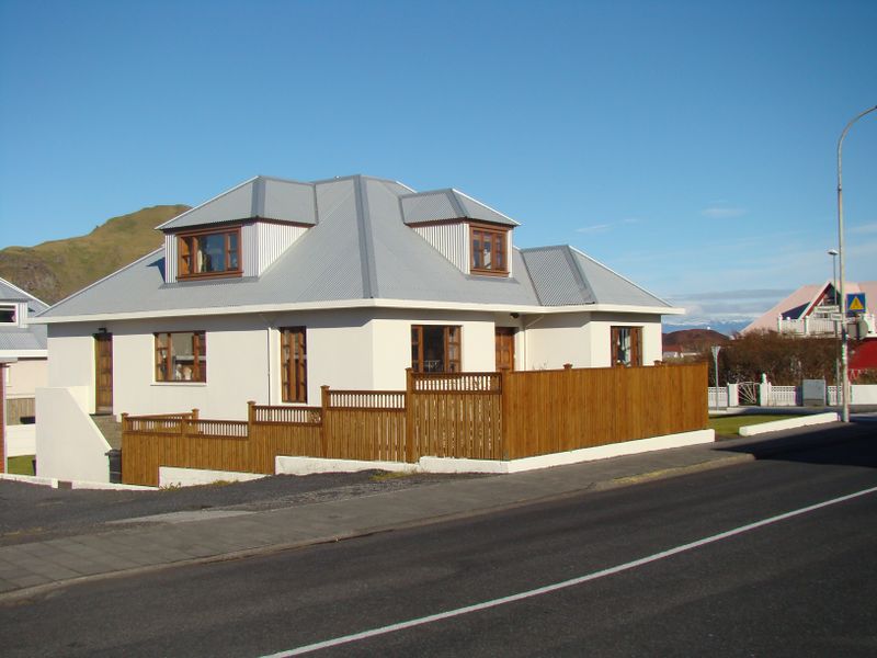 Mynd:Hólagata 38b.jpg