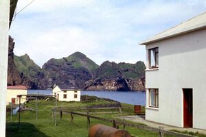 Bakkastígur 9 og Miðhús.jpg