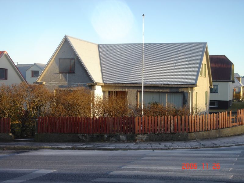 Mynd:Heiðarvegur 61.jpg