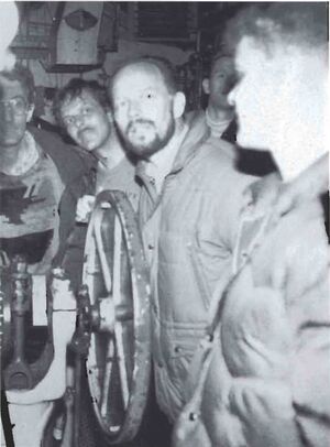 Um borð í hval Sdbl. 1990.jpg