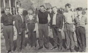 Róðrarsveit unglinga, austurbær. Sigurvegarar 1955.png