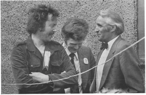 Greinarhöfundur í góðum félagsskap á sjómannadag.png