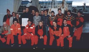 Áhöfn Bylgju VE 75 Sdbl. 1996.jpg