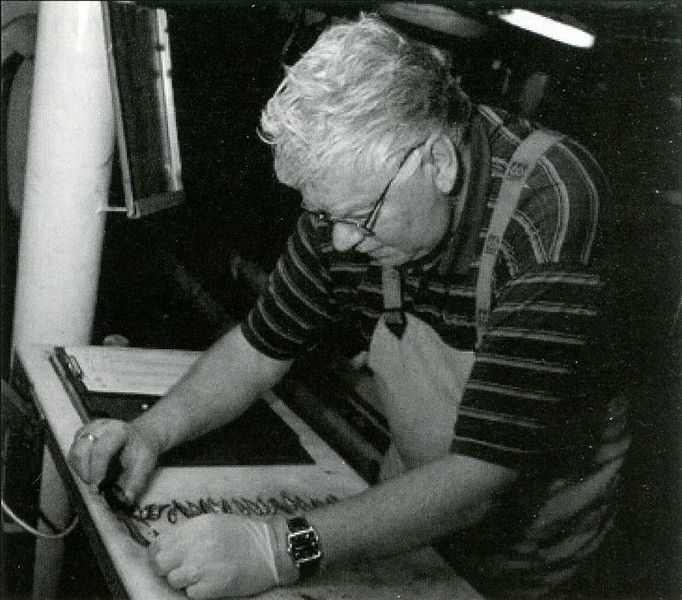 Mynd:Gulldepla mæld um borð í Hugin Sdbl. 2010.jpg