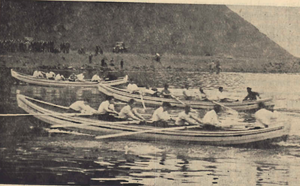 Kappróður á Sjómannadaginn 1952.png