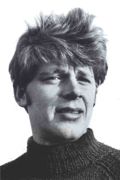 Mynd:Greinarhöfundur sem annar vélstjóri SDBL. 1988.jpg