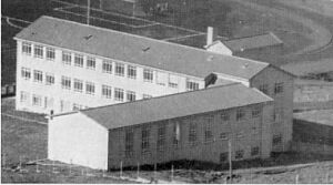 Austurhlið fimleikasalarins.jpg