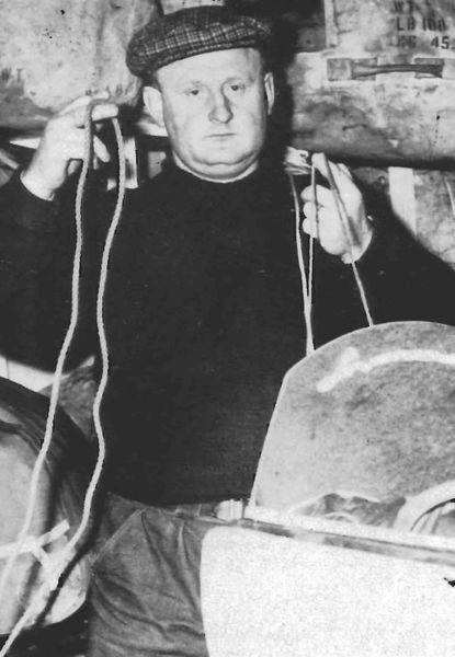 Mynd:Einar J. Gíslason var til margra ára skoðunarmaður SDBL. 1988.jpg