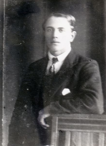 Mynd:Guðmundur Árnason (Ásgarði).jpg