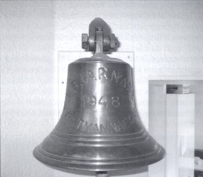 Mynd:Skipsklukkan úr Bjarnarey VE 11 Sdbl. 2008.jpg