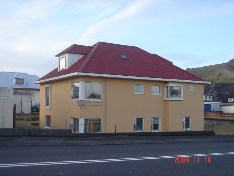 Mynd:Heiðarvegur 62.jpg